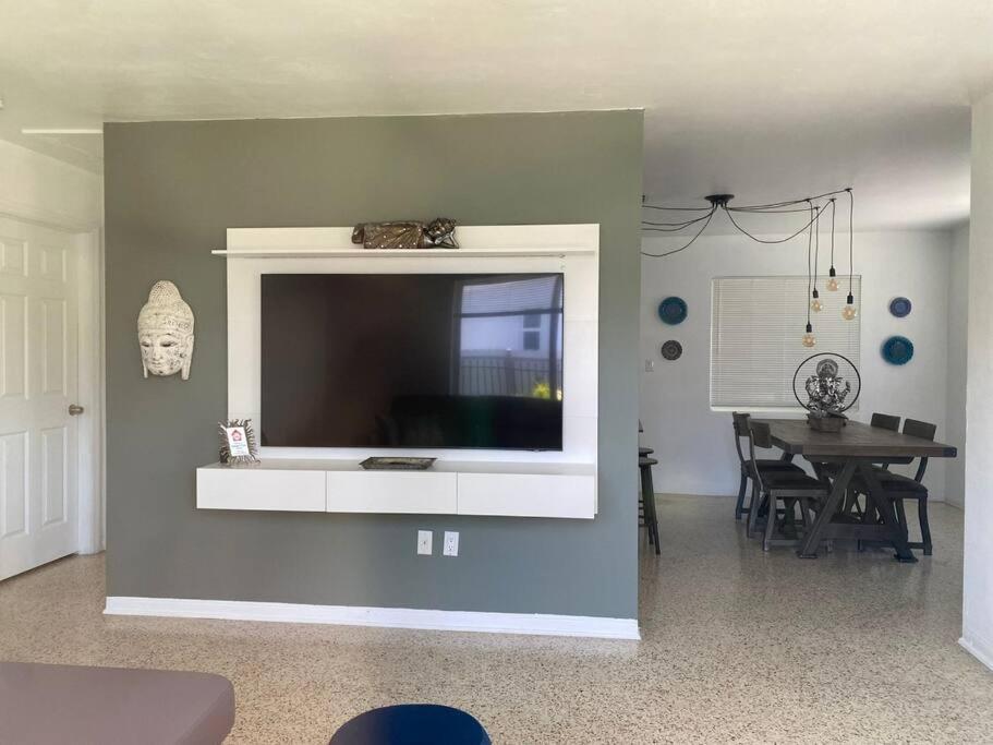 Stayover In Miami Home 2Br - 1Bth - Free Parking Eksteriør billede