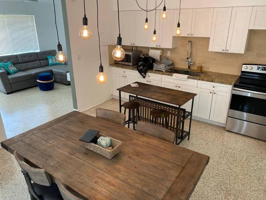 Stayover In Miami Home 2Br - 1Bth - Free Parking Eksteriør billede